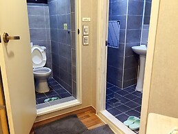 Flat B Hostel - Hostel