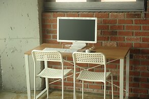 Flat B Hostel - Hostel