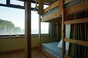 Flat B Hostel - Hostel