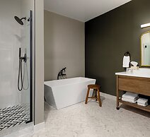 Newport Harbor Island Resort