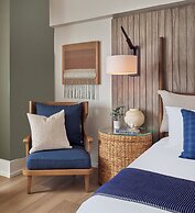 Newport Harbor Island Resort