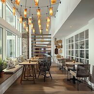 Newport Harbor Island Resort