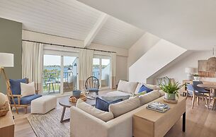 Newport Harbor Island Resort