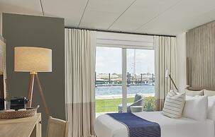 Newport Harbor Island Resort