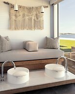 Newport Harbor Island Resort