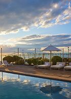 Newport Harbor Island Resort