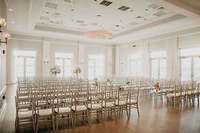 Newport Harbor Island Resort