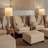 Newport Harbor Island Resort