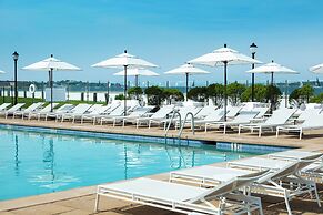 Newport Harbor Island Resort