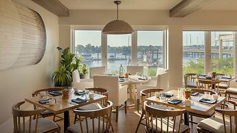 Newport Harbor Island Resort