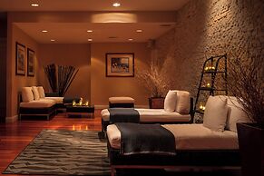 Newport Harbor Island Resort