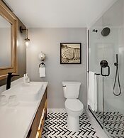 Newport Harbor Island Resort