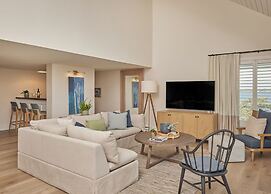 Newport Harbor Island Resort