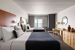 Newport Harbor Island Resort