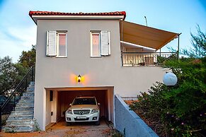 Romanos Beach Villas