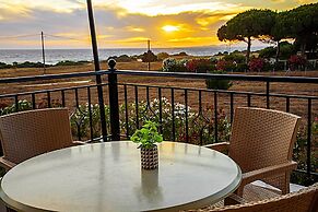 Romanos Beach Villas