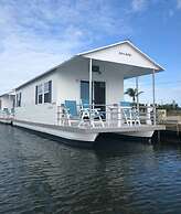 Old Wooden Bridge Resort and Marina