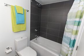 QuickStay - Yorkville's Finest (Yonge & Bloor)