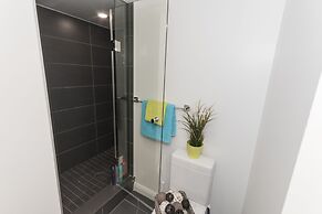 QuickStay - Yorkville's Finest (Yonge & Bloor)