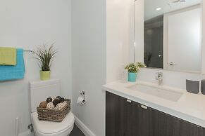 QuickStay - Yorkville's Finest (Yonge & Bloor)