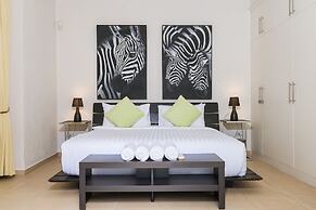 Luxury Pool Villa SRV