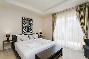 Luxury Pool Villa SRV