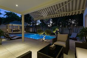 Luxury Pool Villa SRV