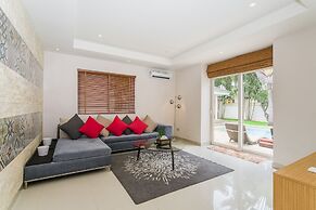 Luxury Pool Villa SRV