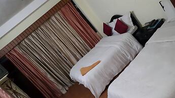 Everest Mount Holiday