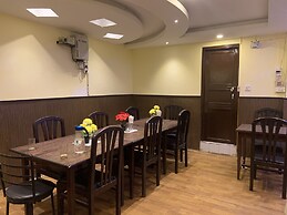 Everest Mount Holiday