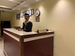 Everest Mount Holiday