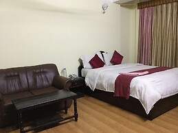 Everest Mount Holiday