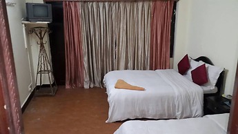 Everest Mount Holiday