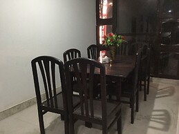 Everest Mount Holiday