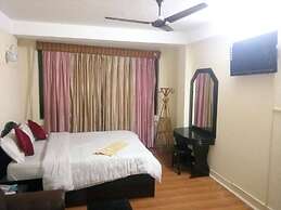 Everest Mount Holiday