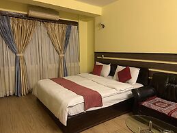 Everest Mount Holiday