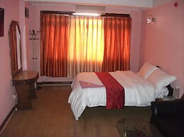 Everest Mount Holiday