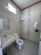 Bualuang Angthong Hotel