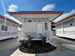 Bualuang Angthong Hotel