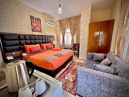 Al Anbat Midtown Hotel