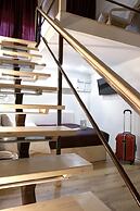 Stony Island Hotel at Blagodatnaya