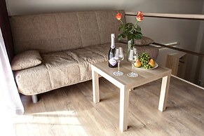 Stony Island Hotel at Blagodatnaya