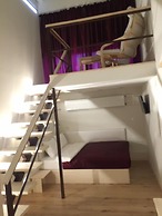 Stony Island Hotel at Blagodatnaya