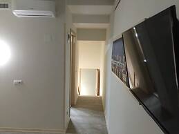 Stony Island Hotel at Blagodatnaya