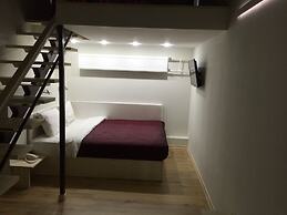 Stony Island Hotel at Blagodatnaya