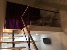 Stony Island Hotel at Blagodatnaya