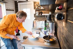 Arctic gourmet cabin