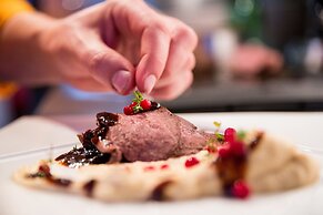 Arctic gourmet cabin