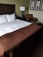 AmericInn by Wyndham DeWitt