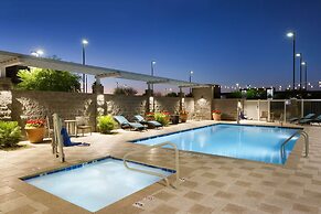 Home2 Suites by Hilton Glendale - Westgate
